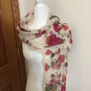 shaw or used as a scarf